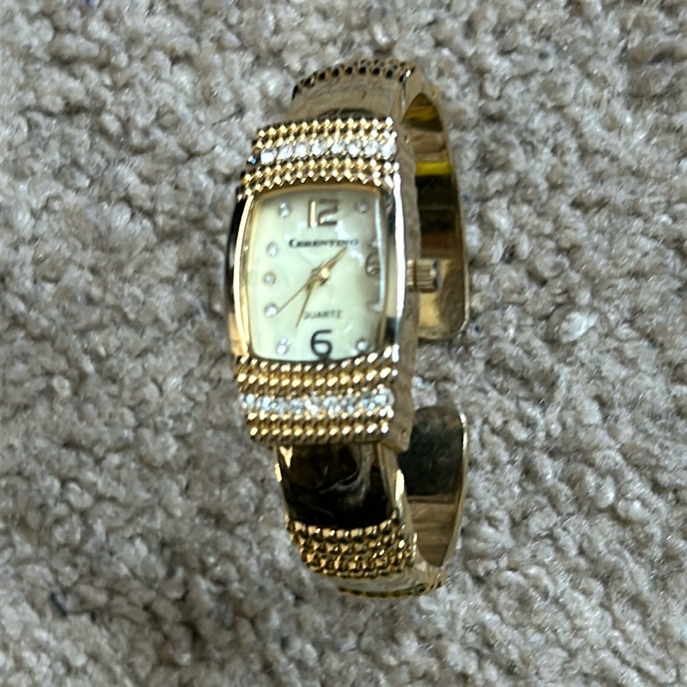 Cerentino women’s vintage‎ gold tone crystal bangle bracelet watch one size